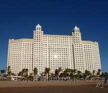 The all oceanview Riu Emerald Bay, Mazatlan // © 2010 Pride Travel/S. Nathan DePetris